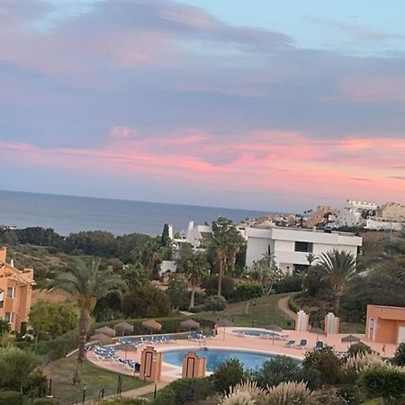 2 Bedroom Penthouse With A Private 360 Rooftop Terrace With Sea And Mountain Views Bahia de Casares Dış mekan fotoğraf