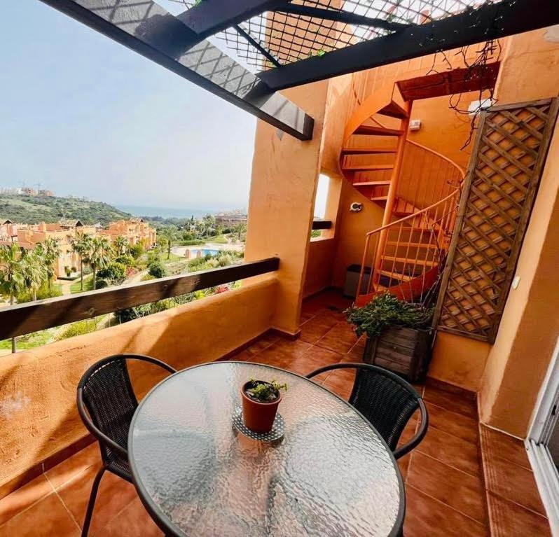 2 Bedroom Penthouse With A Private 360 Rooftop Terrace With Sea And Mountain Views Bahia de Casares Dış mekan fotoğraf
